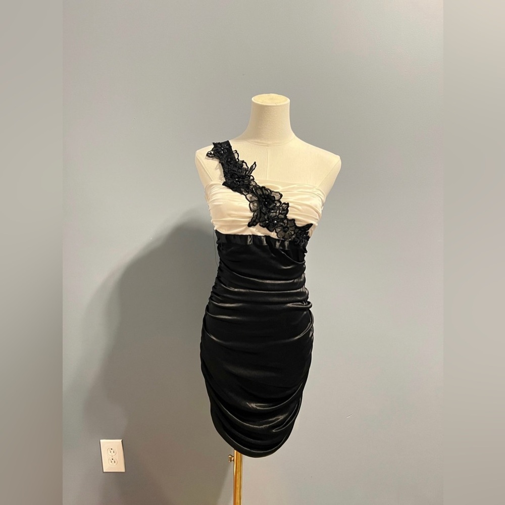 Cute Ruffled Mini Dress - Picture 2 of 6
